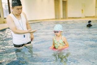 游泳吧！儿子,亲子水上运动，共筑欢乐时光